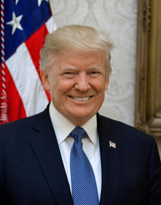 Без улыбки и флага: в Белом доме обновили портрет Трампа без объяснения причин